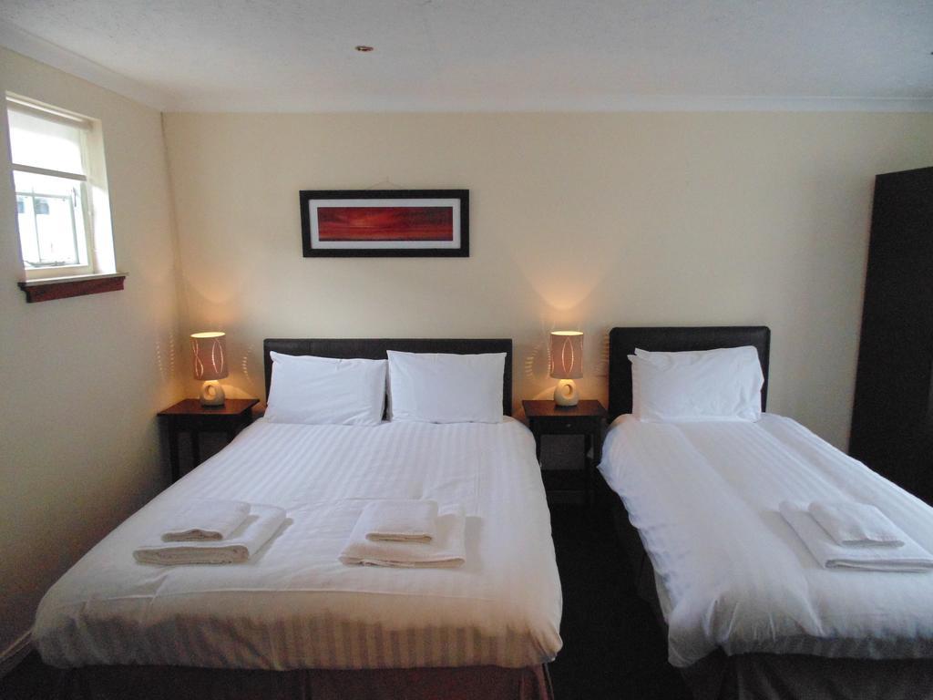 Cedar Inn เอดินบะระ ภายนอก รูปภาพ